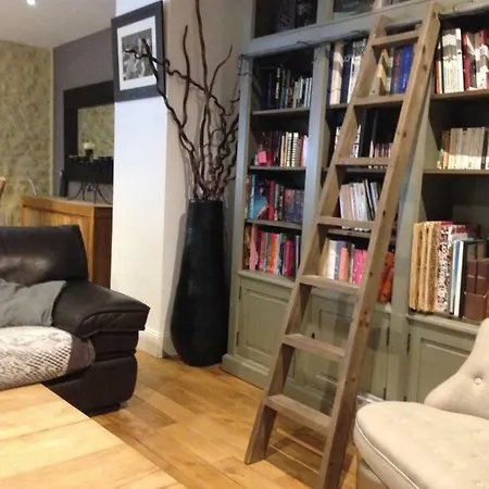 Camelia Villa Bayeux