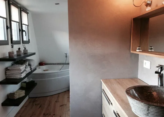 Camelia Villa Bayeux